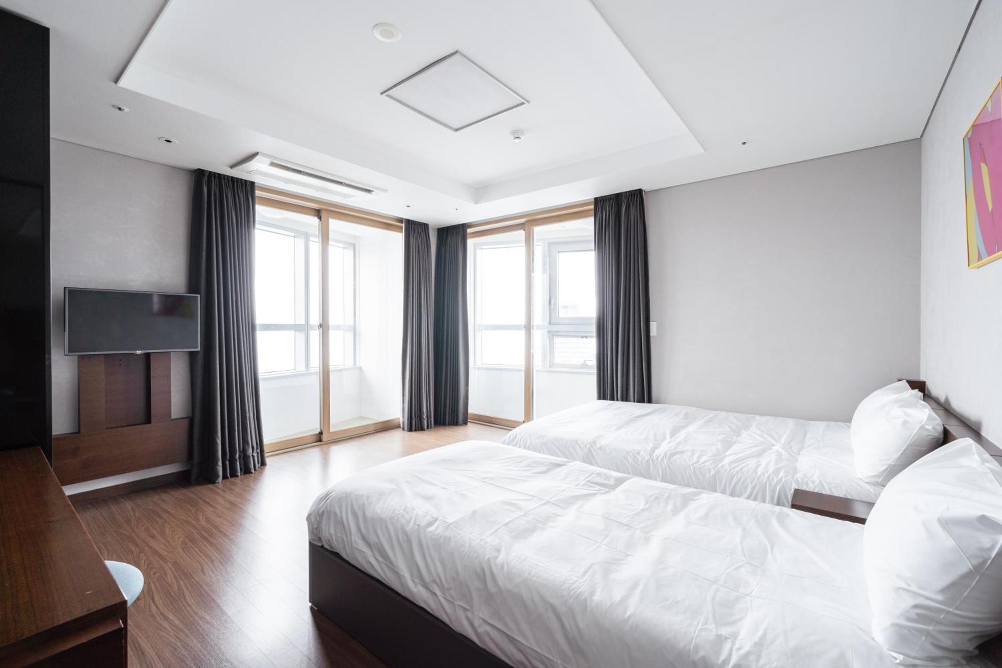 Urbanstay Haeundae Station Busan Exterior foto