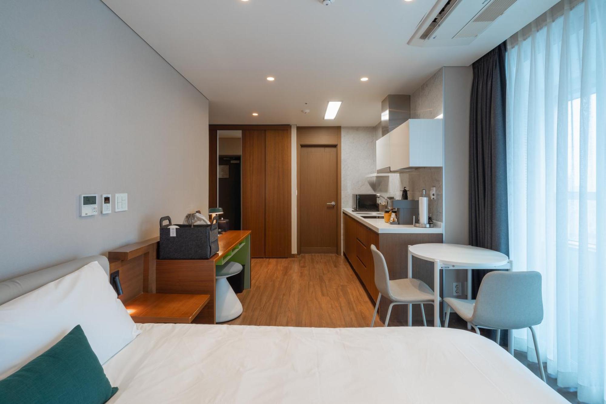 Urbanstay Haeundae Station Busan Exterior foto