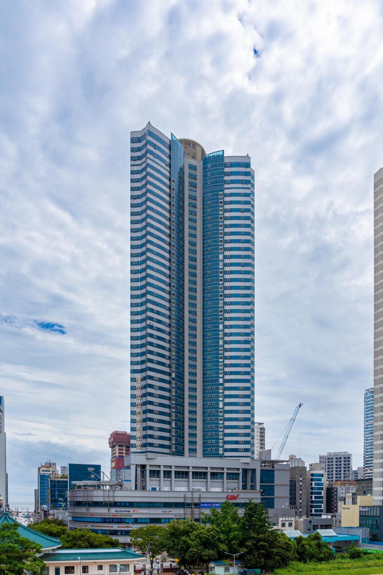 Urbanstay Haeundae Station Busan Exterior foto